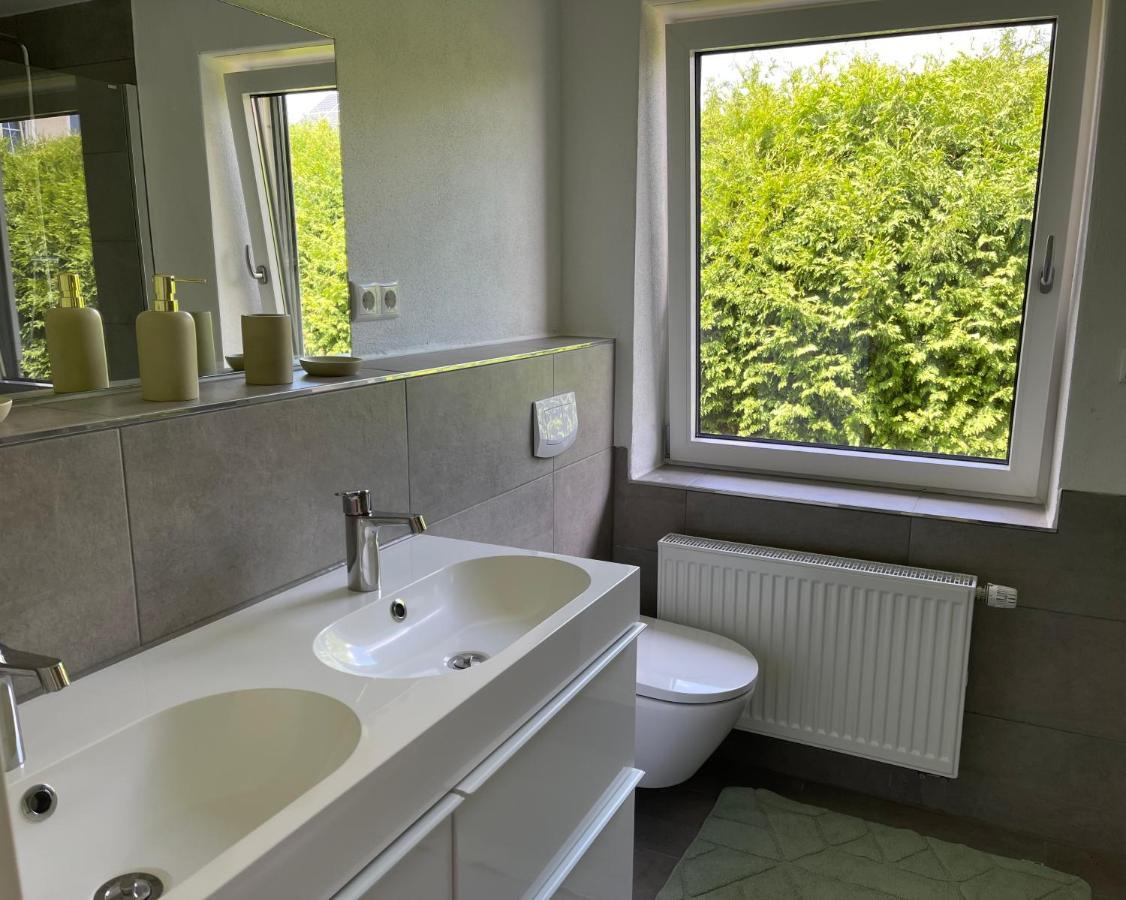 Bungalow In Ruhiger Siedlung Mit Stellplatz Λάντσχουτ Εξωτερικό φωτογραφία
